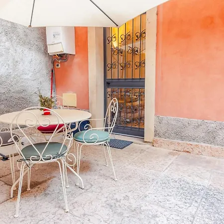 Apartment Domus Le Mura - Italian Homing